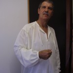 Camicia medievale indossata da Pietro