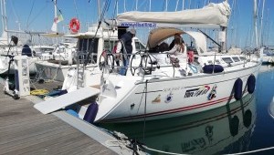 Un sorriso in barca a vela