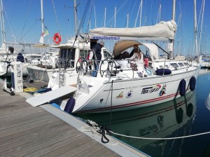 Un sorriso in barca a vela
